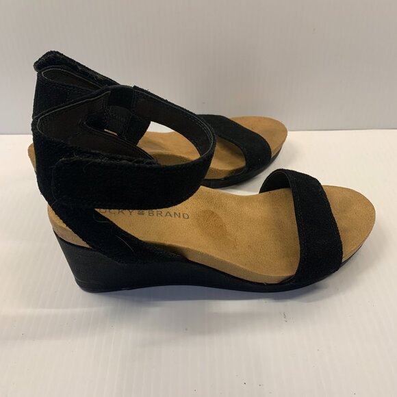 Lucky Brand.  Black strappy, wedge heel.  Sz 6 Womens. - Picture 2 of 5
